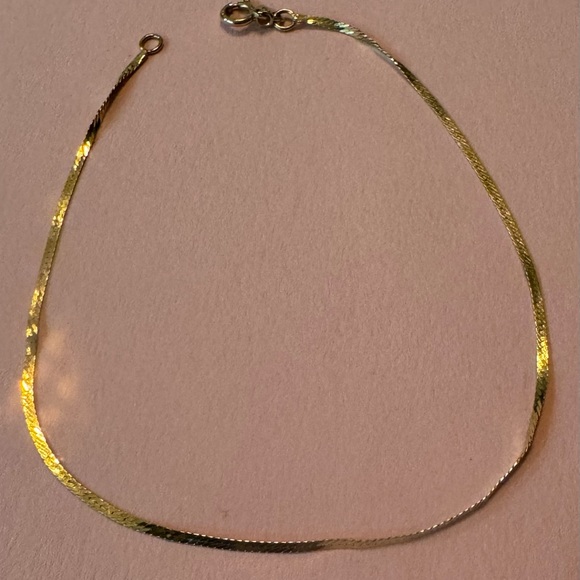 Jewelry - 💥PRICE DROP💥 ⭐️ 14 kt yellow gold ladies thin bracelet.